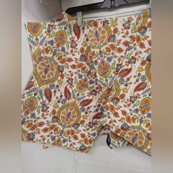 Set 4 Floral Fall Placemats, Nicole Miller, Cloth Table Mats 12x18" - Picture 2 of 5